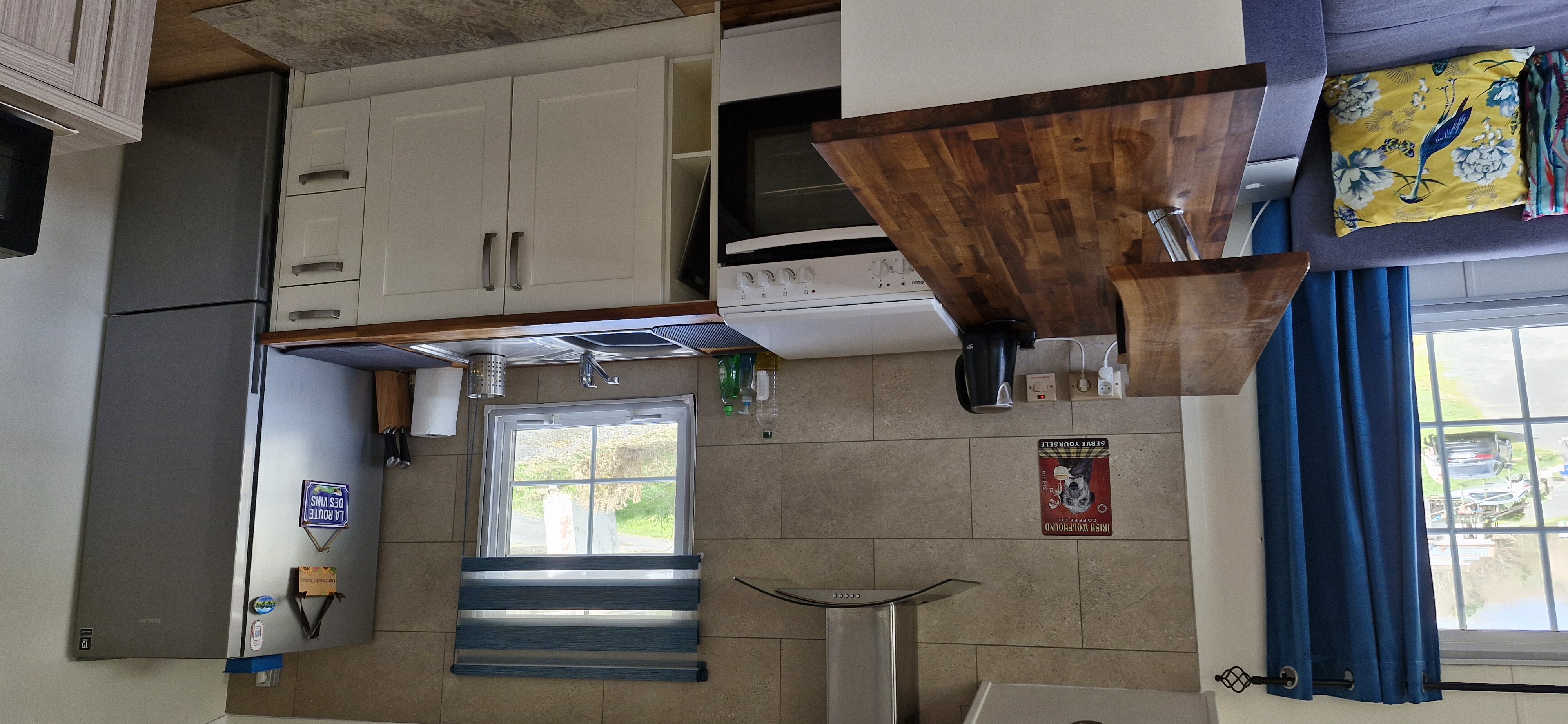 17 Kitchen 1